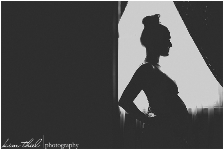 Beautiful maternity portrait by Kim Thiel Photography, Wisconsin portrait artists