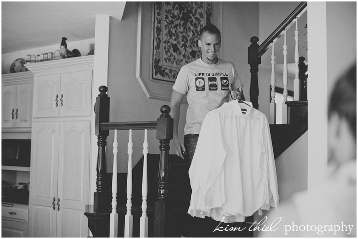 01_groom-wedding-prep_kim-thiel