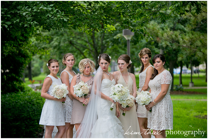 20_bridesmaids-wedding-party-lawrence-university-wedding_kim-thiel