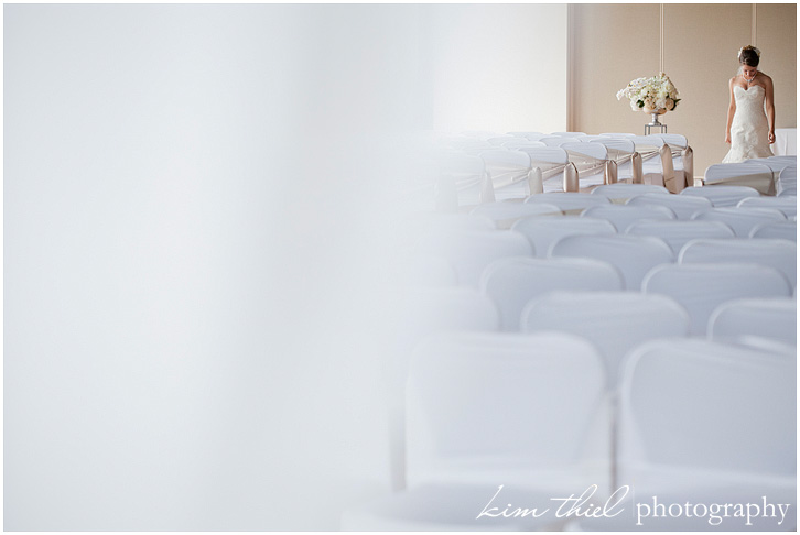 29_first-look-reveal-wedding-party-lawrence-university-wedding_kim-thiel