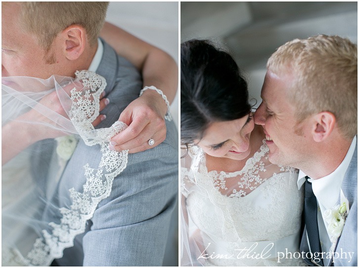 44_wedding-photographer-lace-vintage-love-kiss-bride-groom_kim-thiel