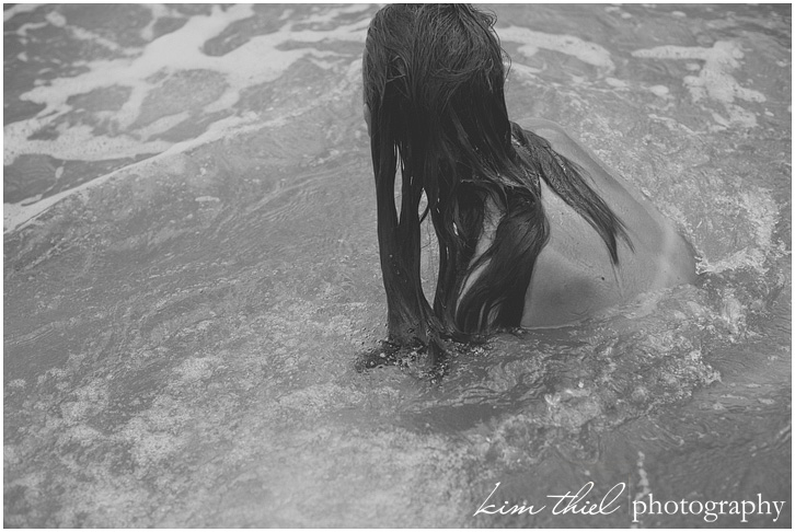73_beach-water-sensual-woman-waves_kim-thiel