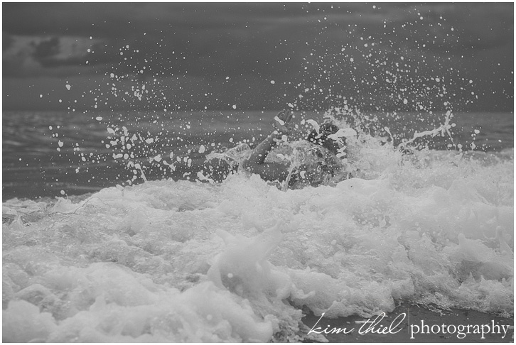 76_beach-water-sensual-woman-waves_kim-thiel