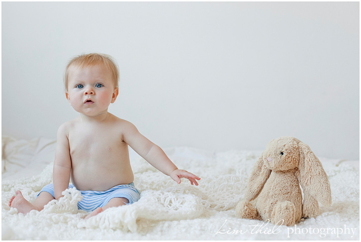 baby-photographer_stuffed-animal_kim-thiel-photo005