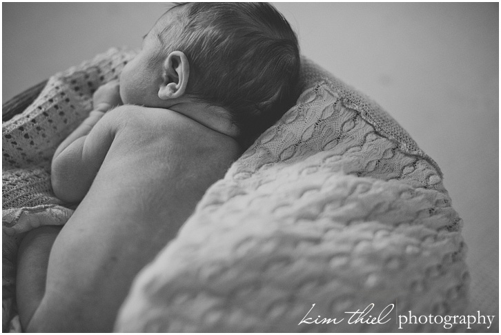 newborn-lifestyle-photography-kim-thiel_08