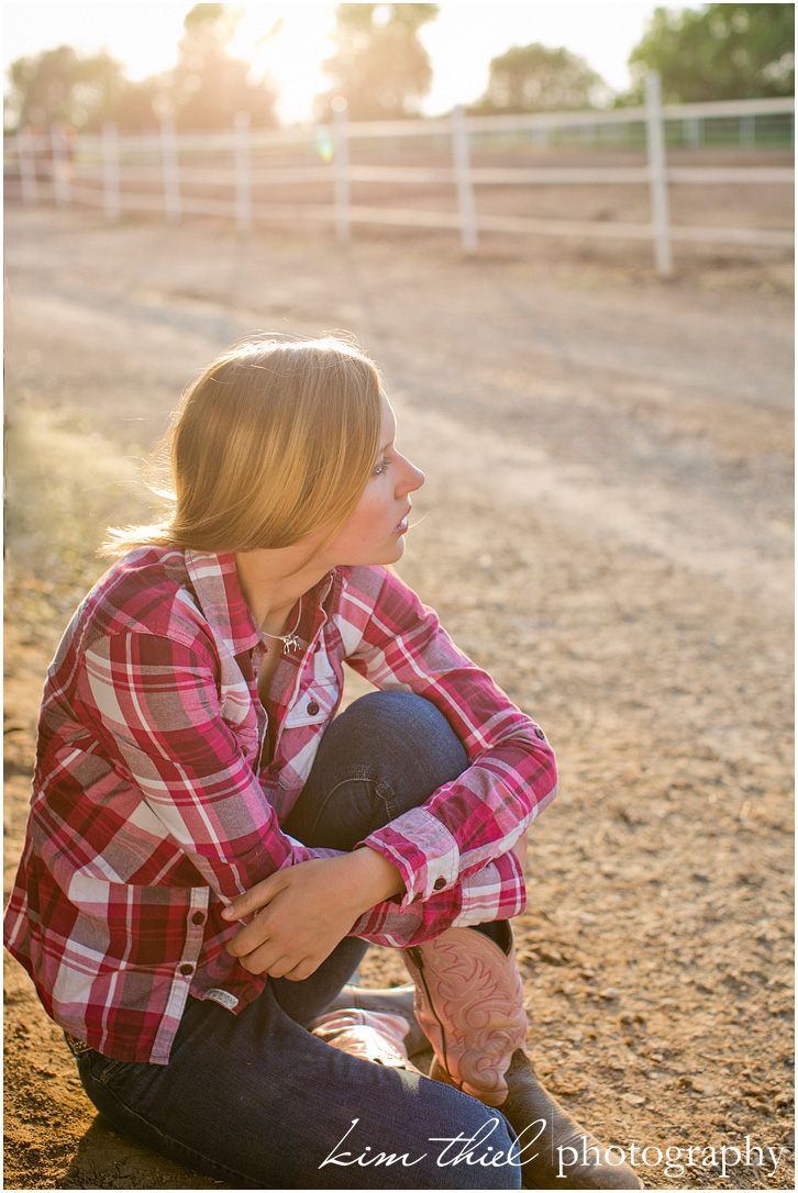 29_horseback-senior-session_kim-thiel_appleton-wi