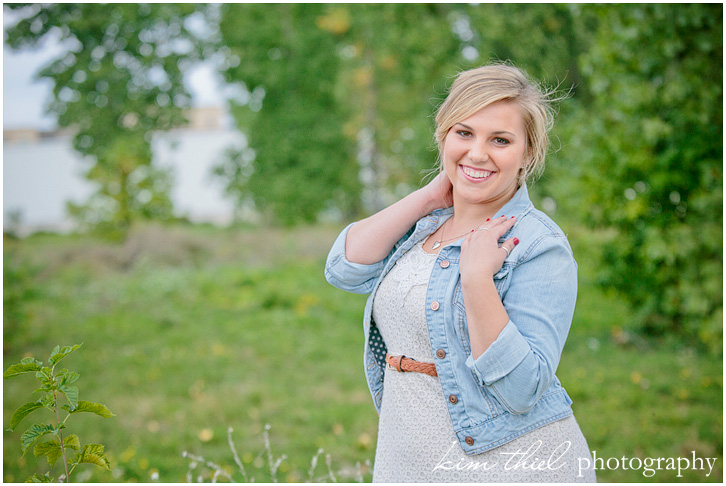 04_outdoor_senior-pictures_kim-thiel-photography_appleton-wi