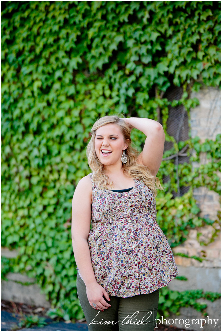 15_outdoor_senior-pictures_kim-thiel-photography_appleton-wi