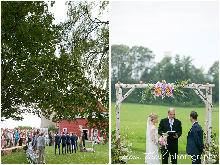 064_door-county-wedding-photographer-rustic-barn