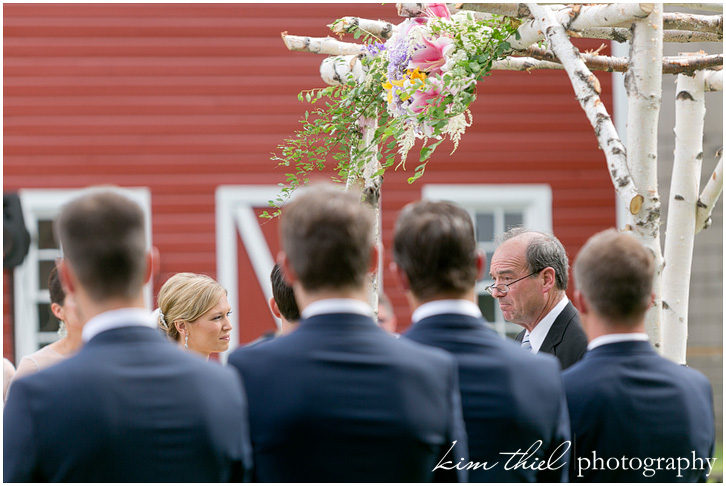 066_door-county-wedding-photographer-rustic-barn
