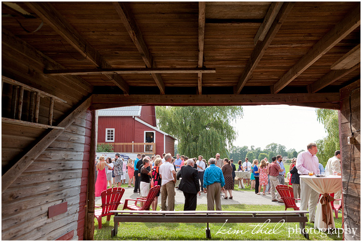 077_door-county-wedding-photographer-rustic-barn