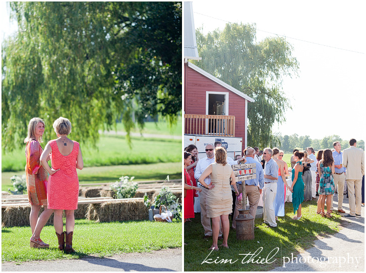 078_door-county-wedding-photographer-rustic-barn