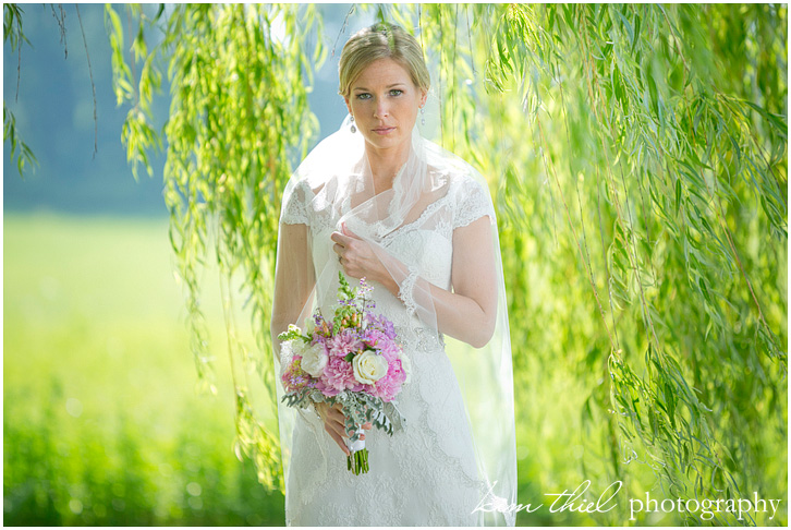 093_door-county-wedding-photographer-rustic-barn