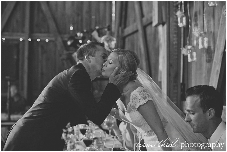 125_door-county-wedding-photographer-rustic-barn