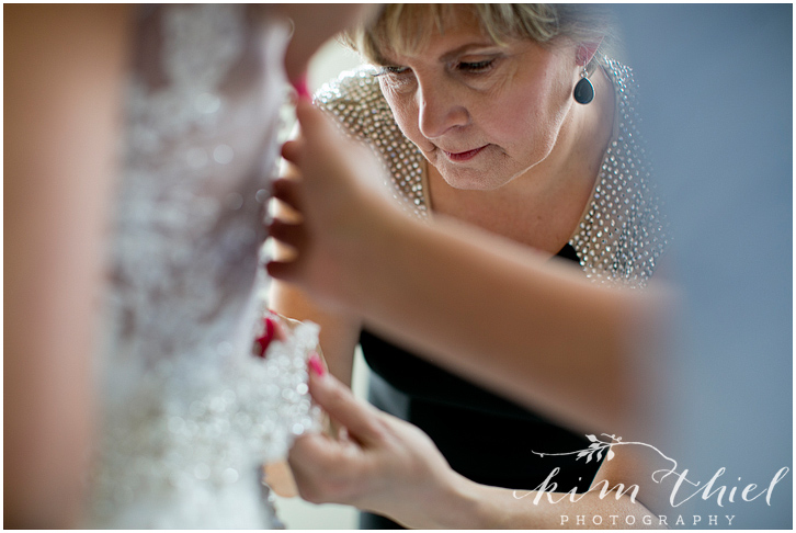 15_lake-michigan-spring-wedding_kim-thiel-photography