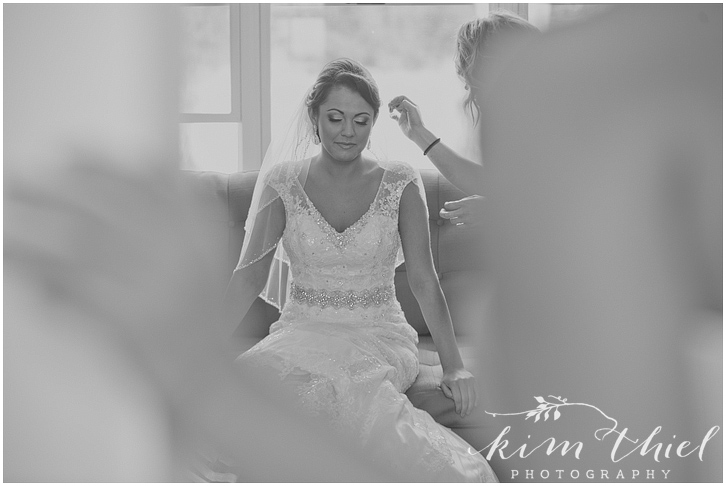 18_lake-michigan-spring-wedding_kim-thiel-photography