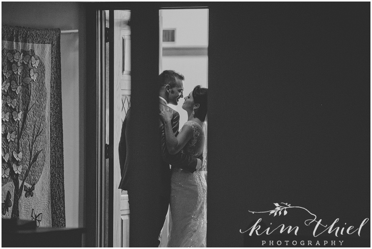 37_lake-michigan-spring-wedding_kim-thiel-photography