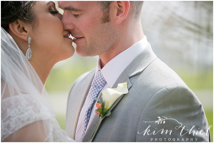 47_lake-michigan-spring-wedding_kim-thiel-photography