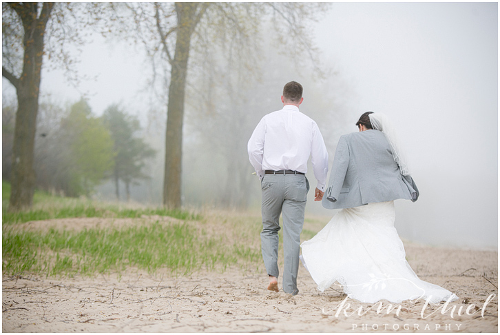 58_lake-michigan-spring-wedding_kim-thiel-photography