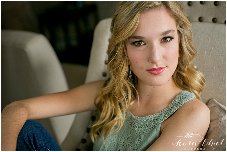 02_Kim_Thiel_Photography_Wisconsin_Senior_Portraits_fashion_flirty