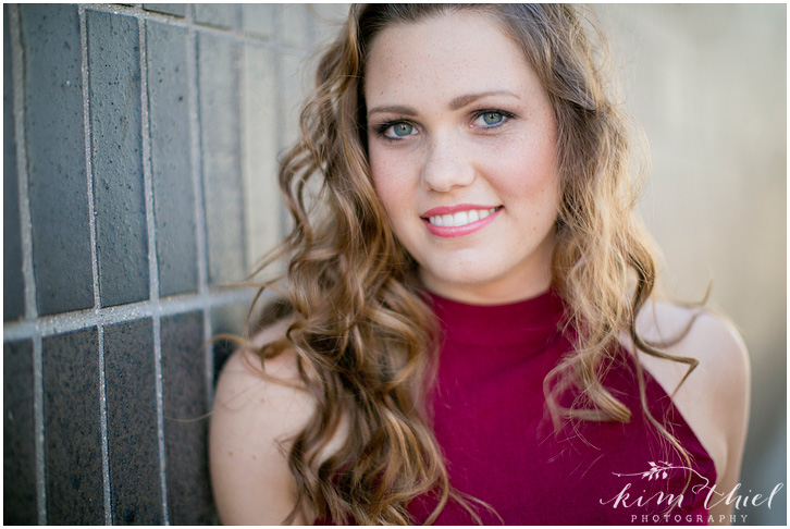 04_Kim_Thiel_Photography_Wisconsin_Senior_Portraits_Downtown_Fashion