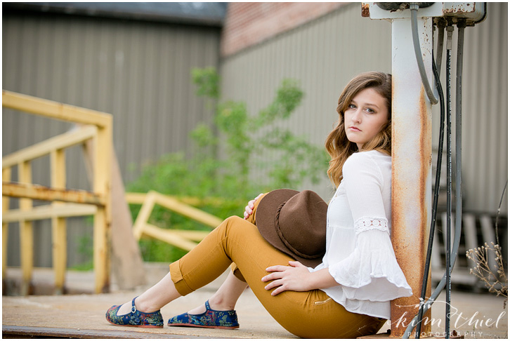 14_Kim_Thiel_Photography_Wisconsin_Senior_Portraits_fashion_styled