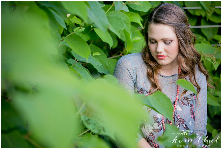 21_Kim_Thiel_Photography_Wisconsin_Senior_Portraits_Downtown_Fashion