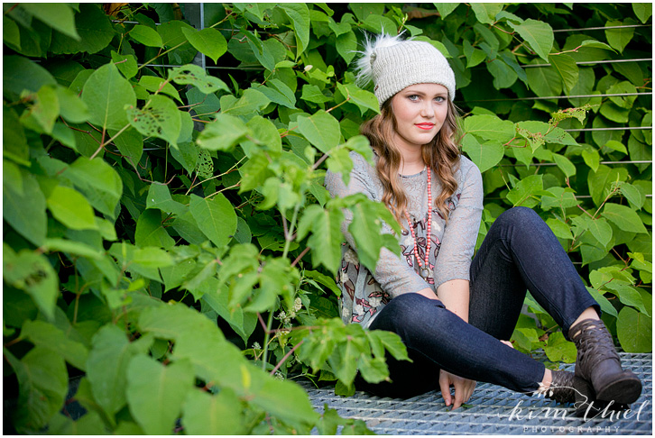 23_Kim_Thiel_Photography_Wisconsin_Senior_Portraits_Downtown_Fashion