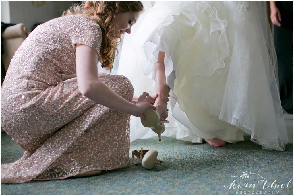 08-Kim-Thiel-Photography-Wisconsin-Winter-Wedding