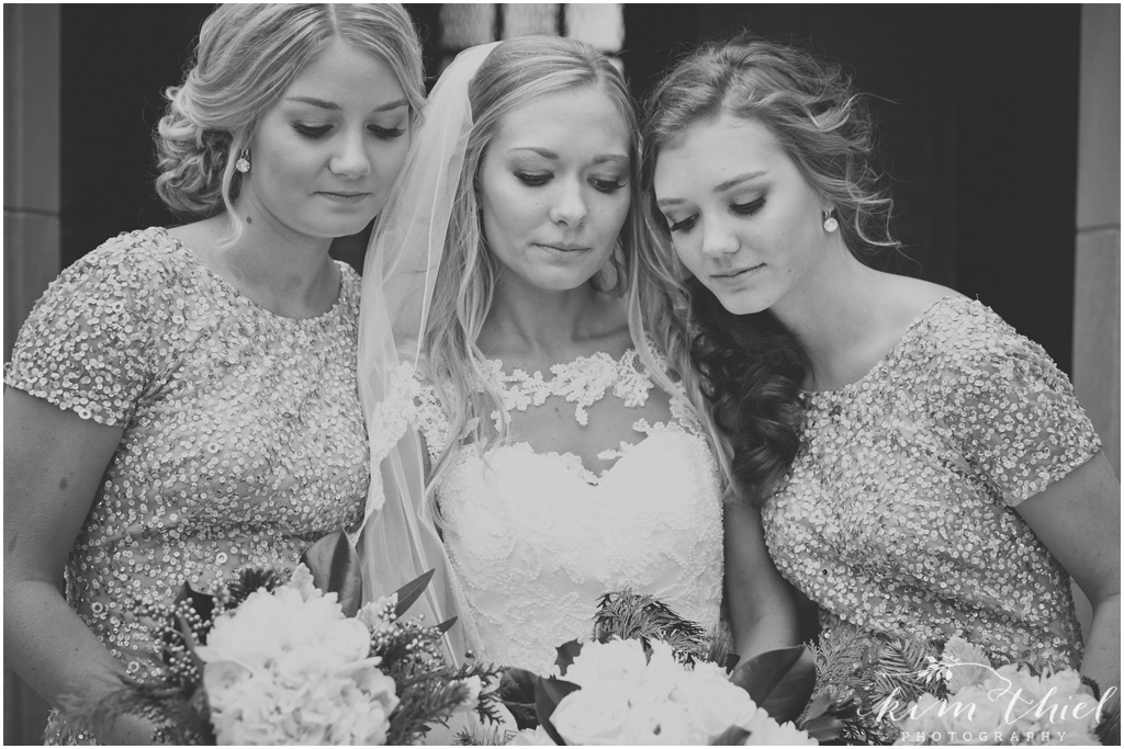 34-Kim-Thiel-Photography-Wisconsin-Winter-Wedding