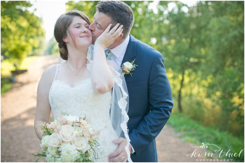 Kim-Thiel-Photography_Givens-Farm-Wedding-Hortonville-Wisconsin-25