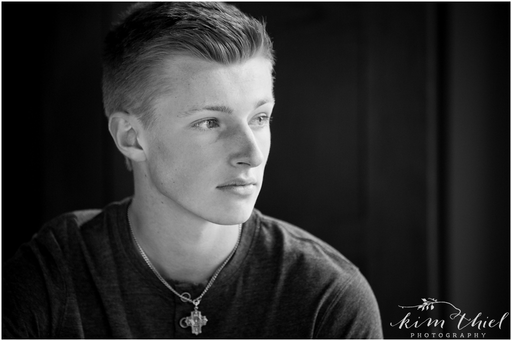 Kim-Thiel-Photography-Timeless-Senior-Guy-Pictures-02