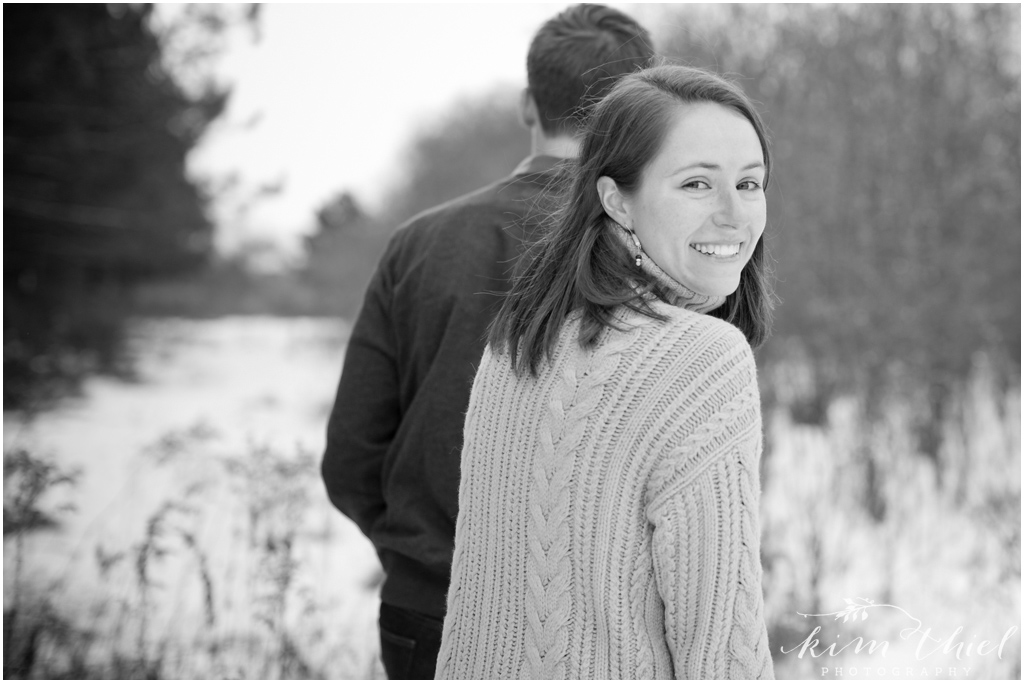 Kim-Thiel-Photography-Wisconsin-Winter-Engagement-Session-02