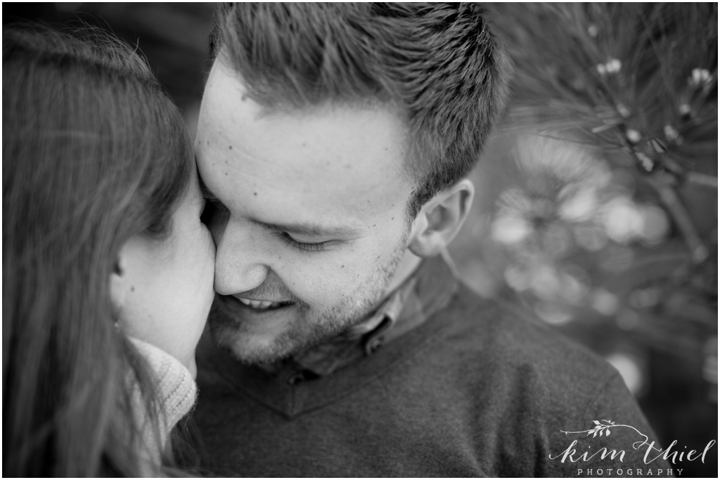 Kim-Thiel-Photography-Wisconsin-Winter-Engagement-Session-05