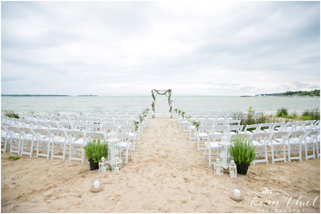Kim-Thiel-Photography-Private-Door-County-Beach-Wedding-16